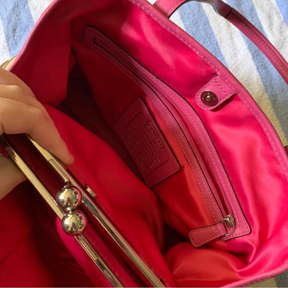 Coach J0969-F13533 Purse Signature Stripe Kisslock Khaki/Pink Jacquard Fabric - Picture 6 of 16